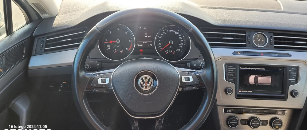Volkswagen Passat cena 45300 przebieg: 180847, rok produkcji 2016 z Frampol małe 67